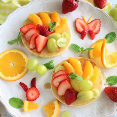 トッピングで華やかに♪季節のフルーツを楽しむパンケーキ