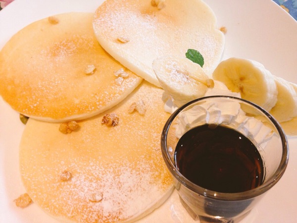 カフェ彼女の家 納屋店